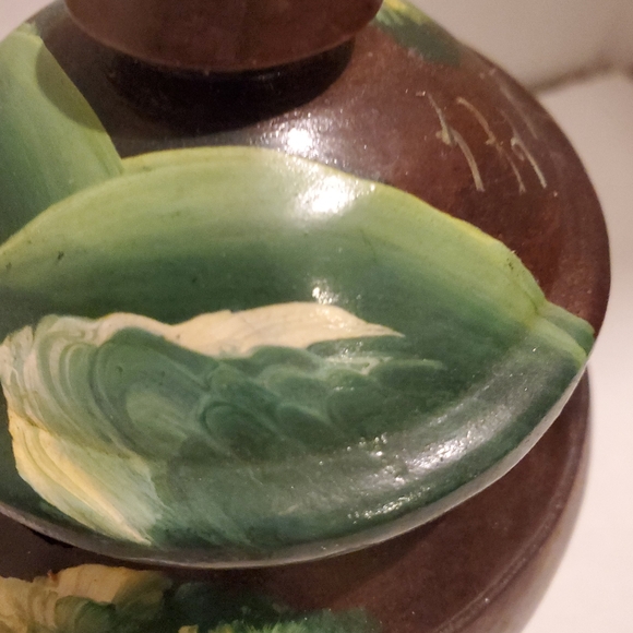 Small Decorative Wooden Urn With Lid - Picture 7 of 7